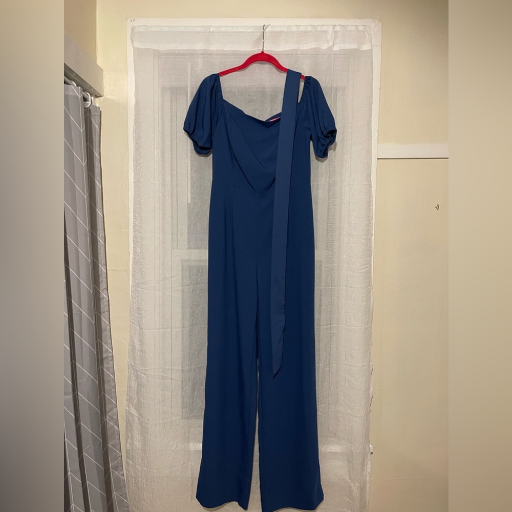 🦋BNWT🦋 Lilly Pulitzer Jada Off-The-Shoulder Jumpsuit in Oyster Bay Navy - Picture 3 of 5